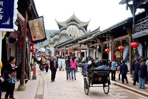 女人身体越寒，越容易上火，艾灸3个穴位把精气神补起来
